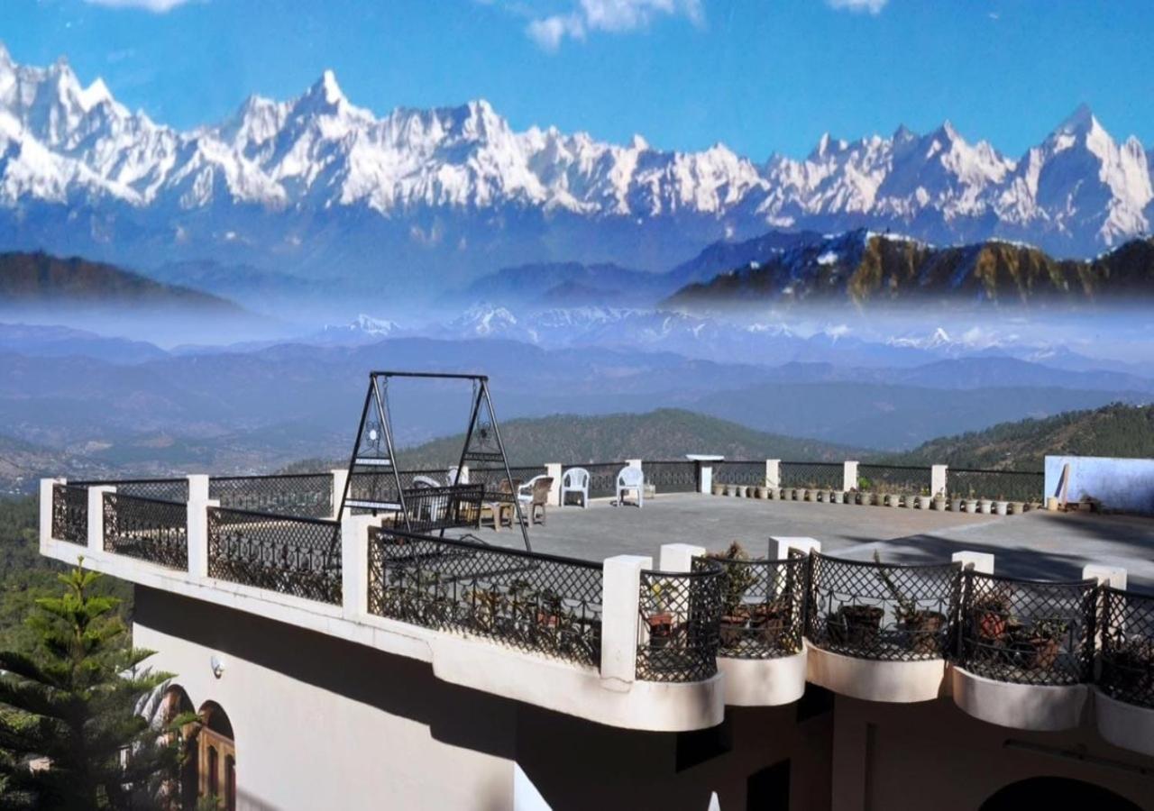 Himalaya Mount View Resort Uttarakhand Каусані Екстер'єр фото