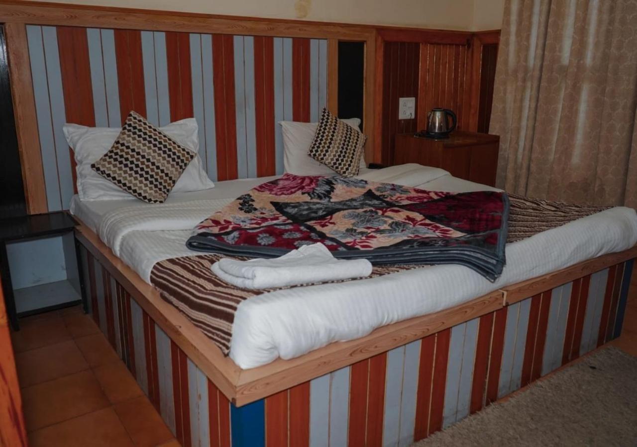 Himalaya Mount View Resort Uttarakhand Каусані Екстер'єр фото