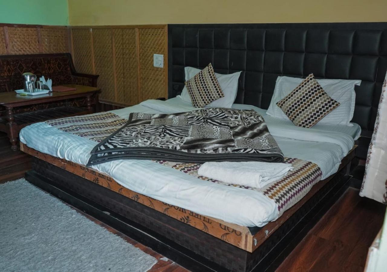 Himalaya Mount View Resort Uttarakhand Каусані Екстер'єр фото
